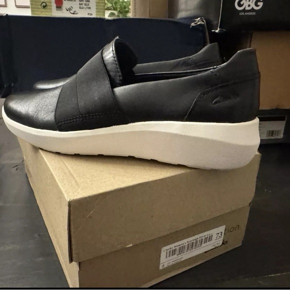 Clarks Kayleigh Step Slip Black White Cushion Feel Comfort Loafers Size 6 - Picture 4 of 6